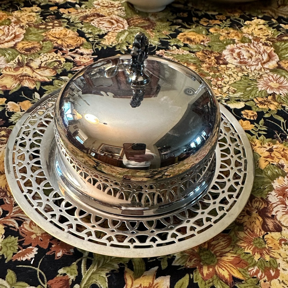 WM. ROGERS VINTAGE SILVER PLATE BRASS BUTTER DISH WITH LID